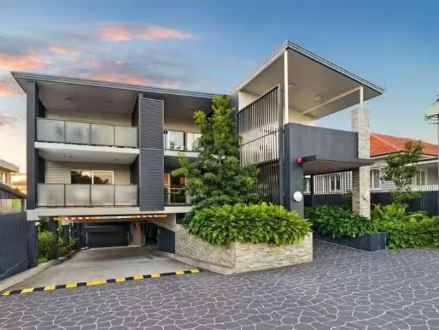 Unique 2 BR 15/28 Chatsworth Road, GREENSLOPES Apartment for r.