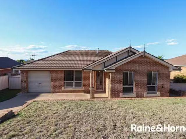 Cheap 2 BR 1/5 Dees Close, Gormans Hill, NSW 2795