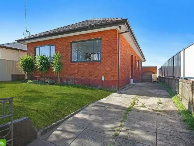 Cozy 2 BR 15 Sheffield Street, Cringila Apartment for rent Li.