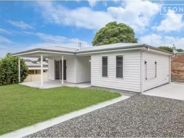 Nice 2 BR 15a Millfield Street, Cessnock House for rent Liste.