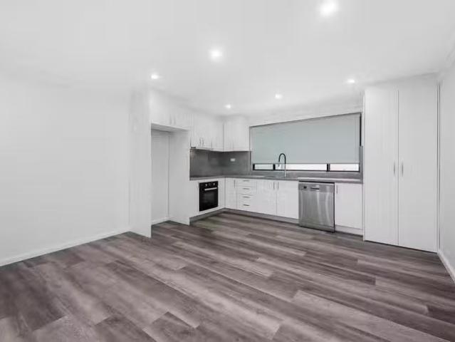 For Rent! 2 BR 15A Brays Road, Concord, NSW 2137