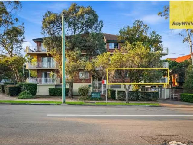 Nice 2 BR 16/54 60 Hassall Street, WESTMEAD Apartment for rent.