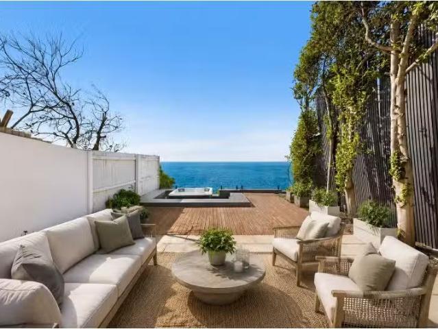Deal! 2 BR 166 Hastings Parade, North Bondi House for rent Li.