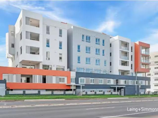 Cozy 2 BR 17/178 Great Western Highway, Westmead Apartment for.