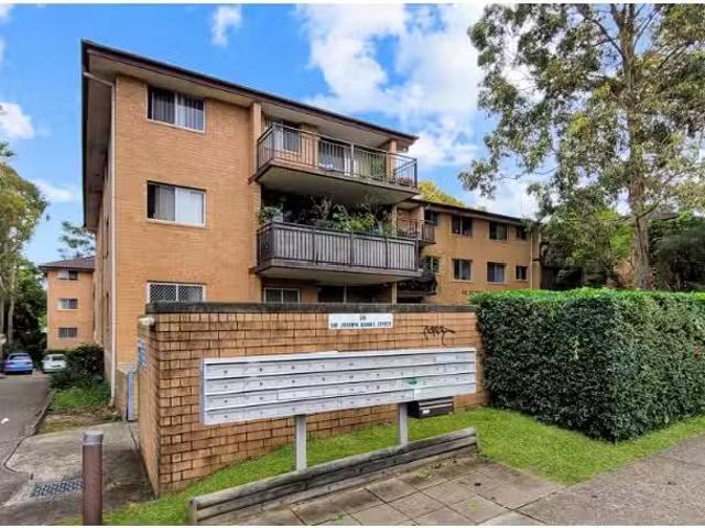 Cheap 2 BR 17/36 Sir Joseph Banks Street, Bankstown Apartment.