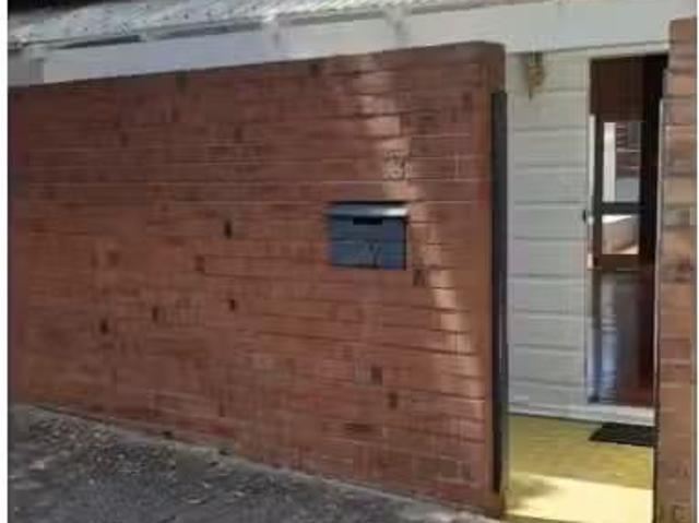 Nice 2 BR 17 Dock Road, Birchgrove House for rent Listed by P.