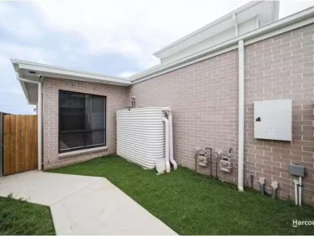 For Rent! 2 BR 17A Dulcify Street, Menangle Park House for ren.