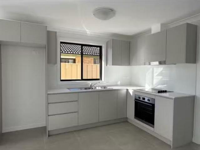 Charming 2 BR 17A Emex Place, Macquarie Fields House for rent.
