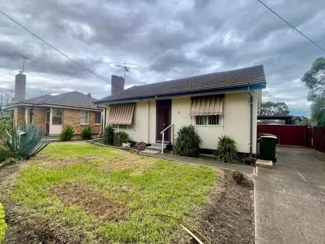 Cozy 2 BR 18 Bacchus Marsh Road, Corio, VIC 3214 House for R.