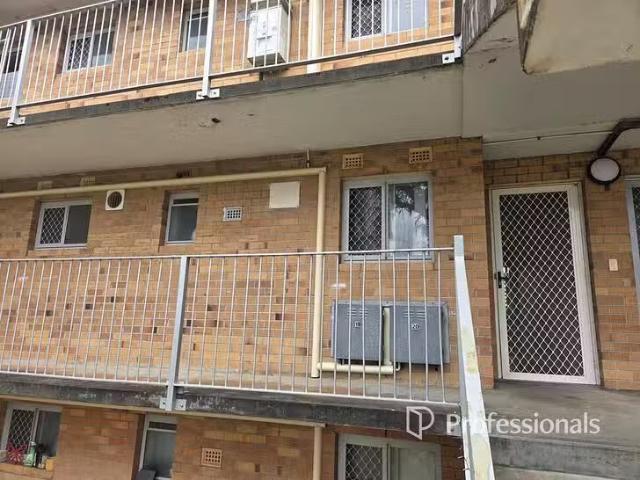 Rental! 2 BR 19/3 Wilkerson Way, Withers, WA 6230
