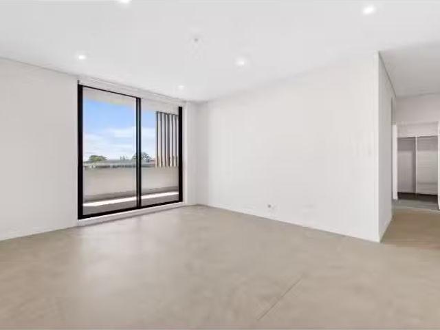 Rental! 2 BR 204/2 Dreadnought Street, Roselands Apartment for.