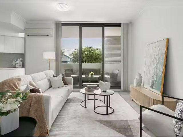 Nice 2 BR 201/6 Reede Street, TURRELLA Apartment for rent Lis.