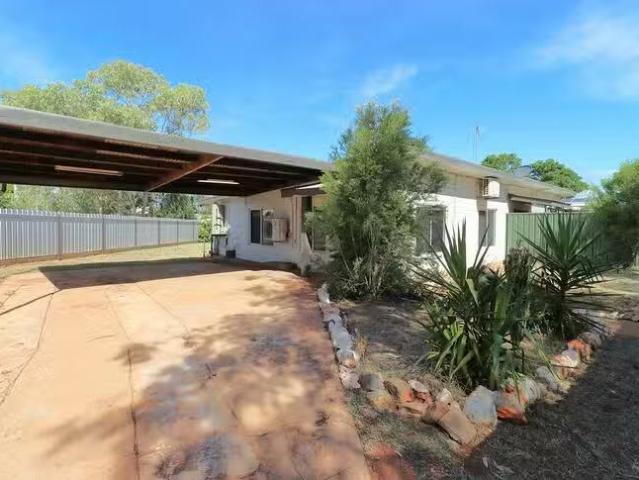 Nice 2 BR 2/158 Simpson Street, Winston, QLD 4825