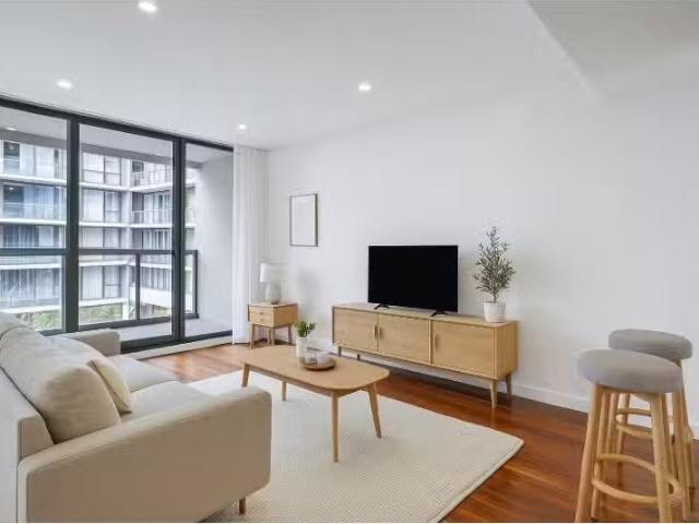 Nice 2 BR 218/2 Anzac Park, Campbell Apartment for rent Liste.