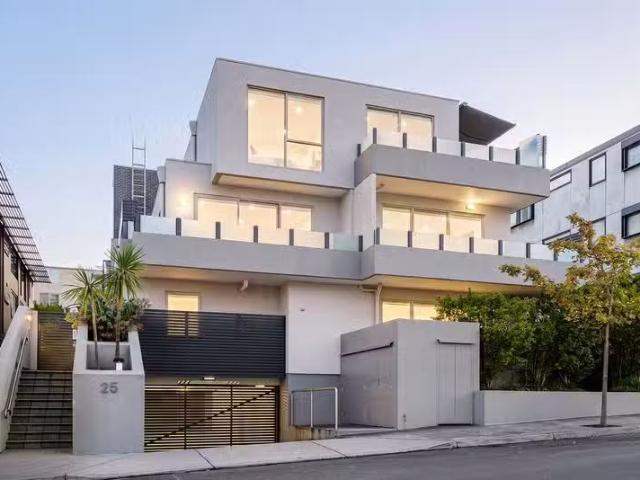Cozy 2 BR 2/25 Darling Street, SOUTH YARRA, VIC 3141 Apartme.