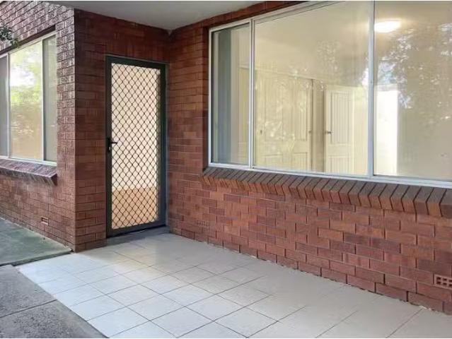 Cheap 2 BR 2/263 Blackwall Road, Woy Woy Apartment for rent L.