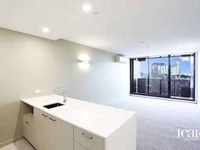 Charming 2 BR 2309/200 Spencer Street, Melbourne, VIC 3000