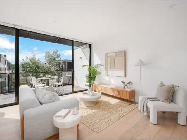 Cheap 2 BR 2402/2 10 Mooramba Road, Dee Why Apartment for rent.
