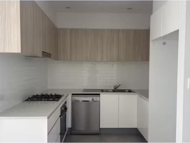 Deal! 2 BR 24/212 William Street, Granville Apartment for rent.