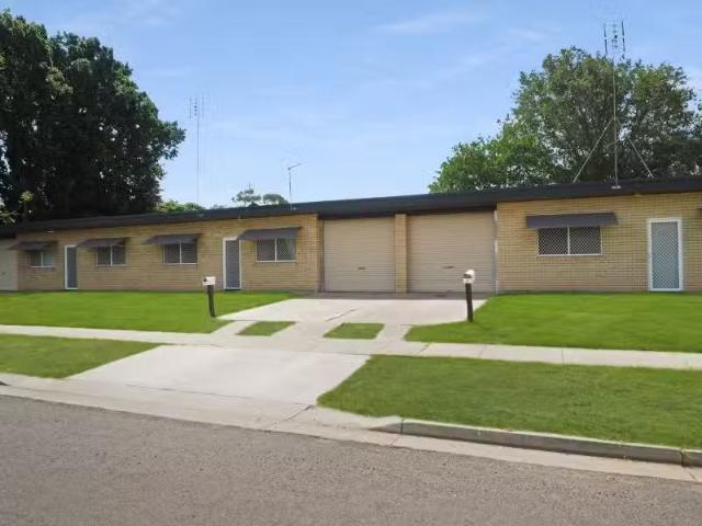 Deal! 2 BR 2/54 Boston Street, Moree Apartment for rent Liste.