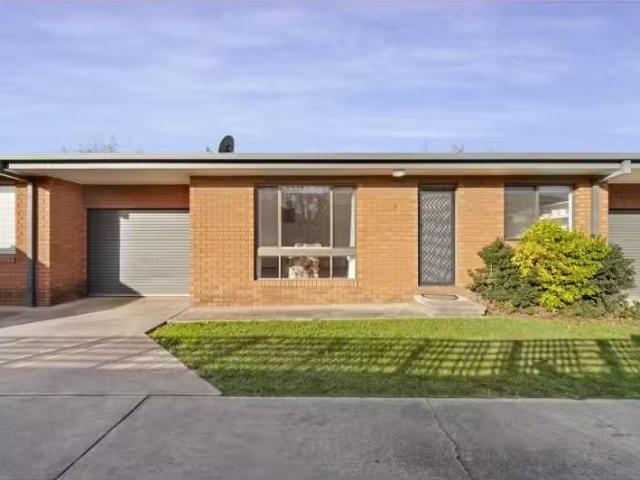 Cheap 2 BR 2/576 Ebden Street, SOUTH ALBURY Apartment for rent.