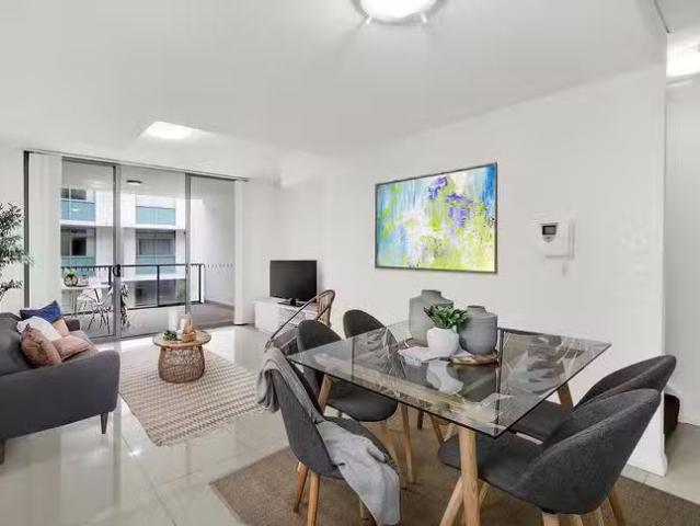 Cozy 2 BR 2526/43 Wilson Street, Botany, NSW 2019
