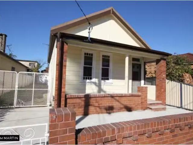 Nice 2 BR 25 Harris Street, Rosebery House for rent Listed by.