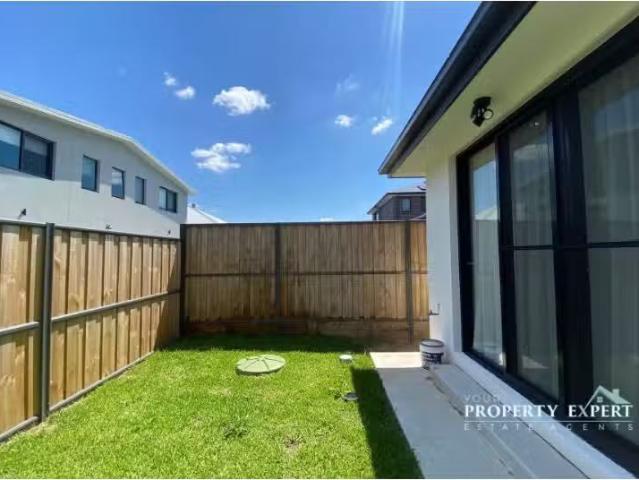 For Rent! 2 BR 27A Lunette Street Gables, Box Hill House for.
