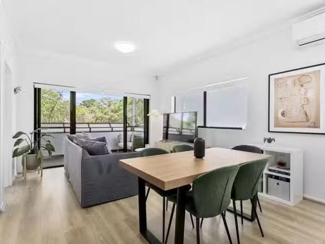 Deal! 2 BR 2/8 Hampton Street, Croydon Park, NSW 2133