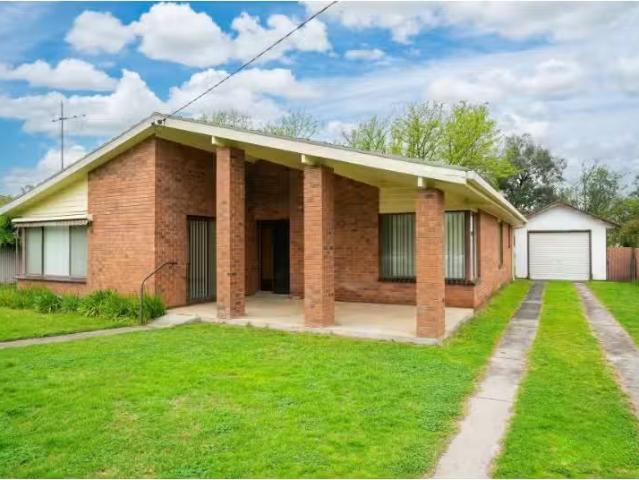 Just in! 2 BR 28 Swift Street, Holbrook House for rent Listed.