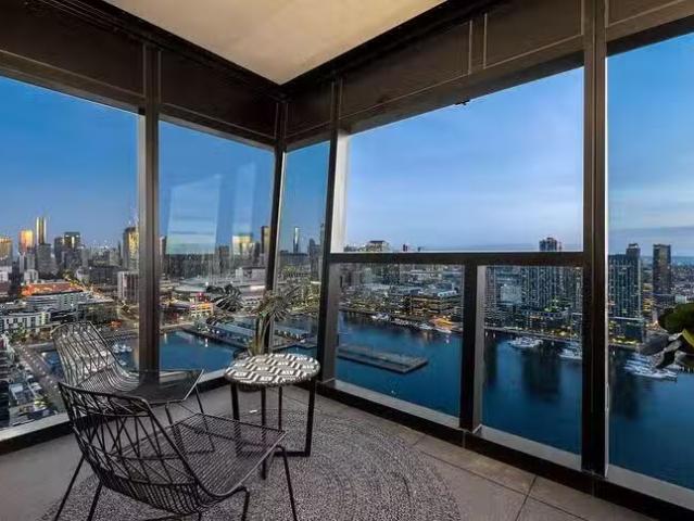 For Rent! 2 BR 3001/8 Pearl River Road, Docklands, VIC 3008