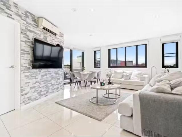 For Rent! 2 BR 301/823 King Georges Road, South Hurstville Apa.