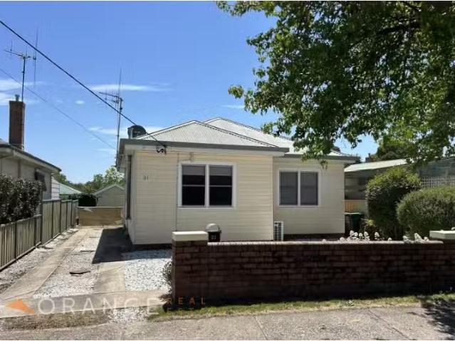 Unique 2 BR 31 Icely Road, Orange House for rent Listed by Ka.