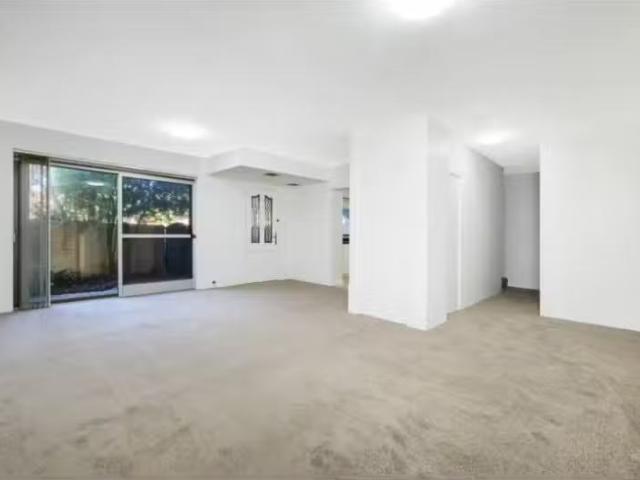 Charming 2 BR 3/36 38 Rosalind Street, Cammeray Townhouse for.