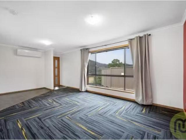 Cheap 2 BR 33A Tatchell Street, Calwell House for rent Listed.