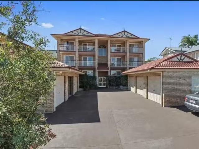 Deal! 2 BR 3/46 Amelia Street, Coorparoo, QLD 4151
