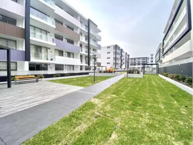 Cheap 2 BR 347/3 Manchester Drive, Schofields Apartment for re.
