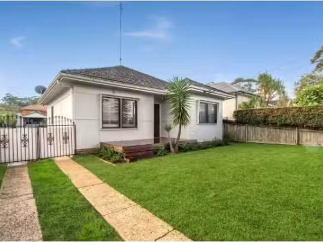 For Rent! 2 BR 34 Rickard Road, NORTH NARRABEEN House for rent.