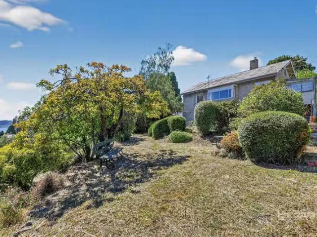 Deal! 2 BR 35 Maning Avenue, SANDY BAY, TAS 7005 House Leased