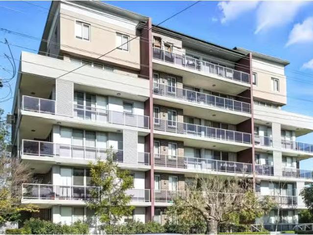 Deal! 2 BR 36/40 50 Union Road, Penrith Apartment for rent Li.