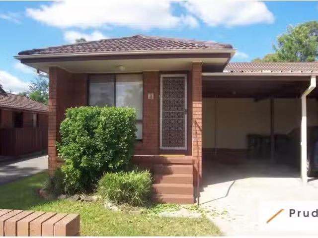 Deal! 2 BR 3/77 79 Parliament Road, MACQUARIE FIELDS Townhouse.