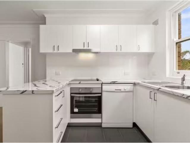Deal! 2 BR 3/85 Grasmere Road, Cremorne Apartment for rent Li.