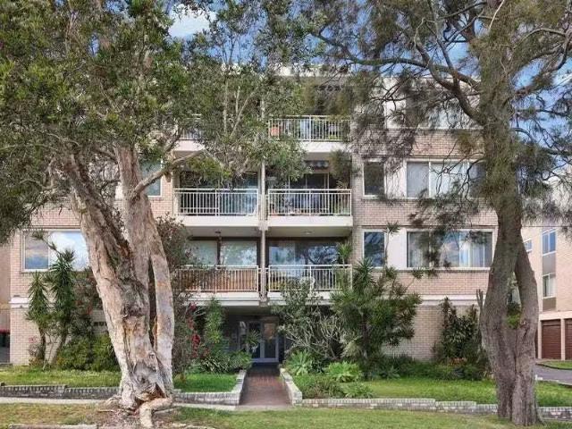 Just in! 2 BR 3/89 Broome Street, Maroubra Apartment for rent.
