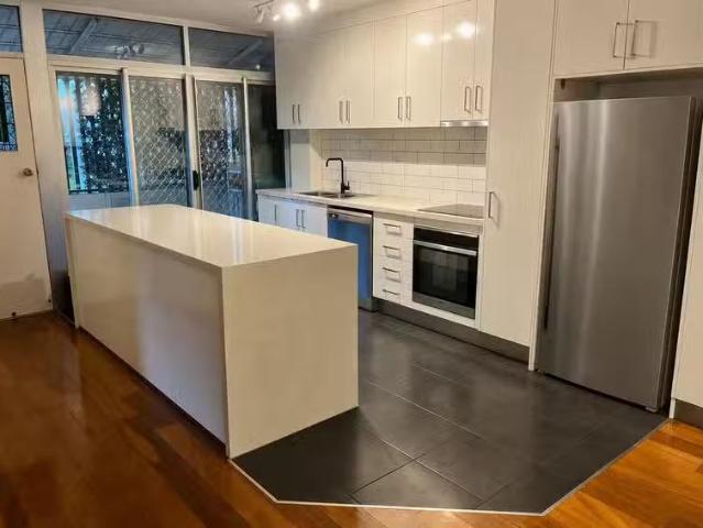 For Rent! 2 BR 3/8 Comus Avenue, Ascot, QLD 4007 Unit for Rent