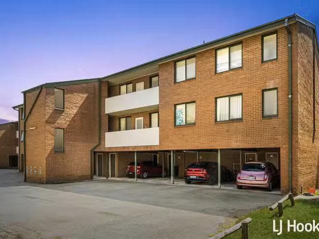 Rental! 2 BR 3/8 Beetaloo Street, Hawker, ACT 2614