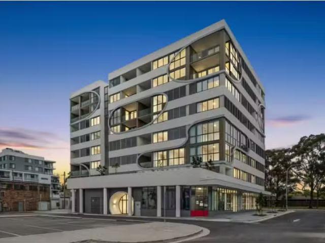 Cheap 2 BR 403/10 Kamira Court, VILLAWOOD Apartment for rent.