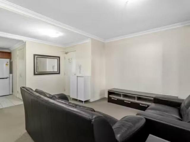 Cozy 2 BR 41/118 Mounts Bay Road, PERTH Apartment for rent Li.