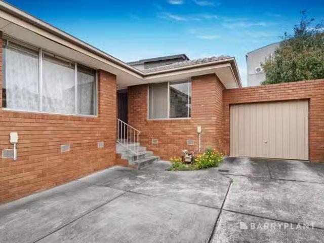 Deal! 2 BR 4/111 Severn Street, Box Hill North, VIC 3129