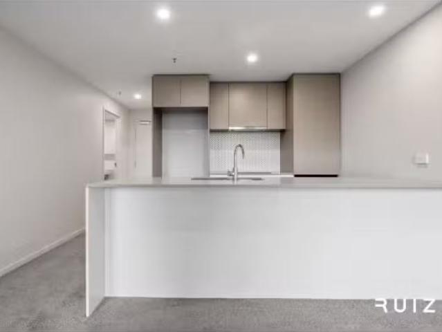 For Rent! 2 BR 412/335 Anketell Street, Greenway Apartment for.