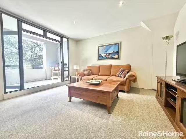 Unique 2 BR 4/2 Daniel Street, Botany, NSW 2019